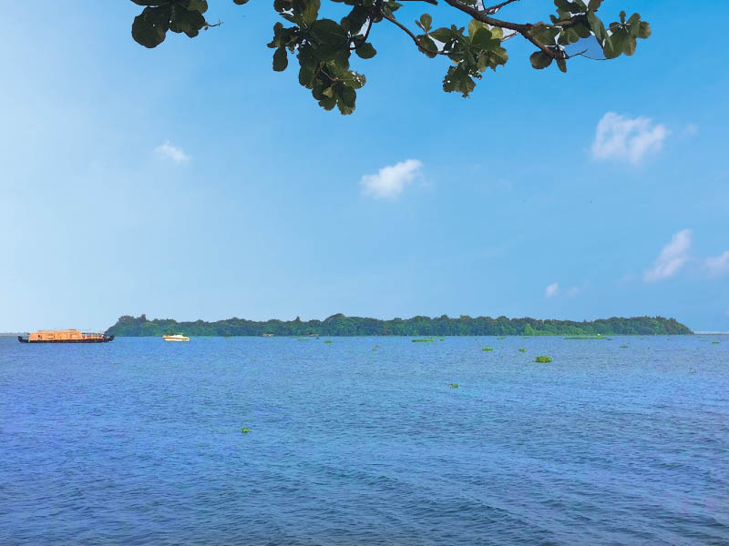 Pathiramanal Island